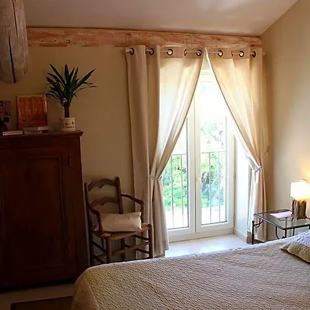 Maison Chenet - Les Entre Vigne Et Garrigue - Teritoria Bed & Breakfast 4*