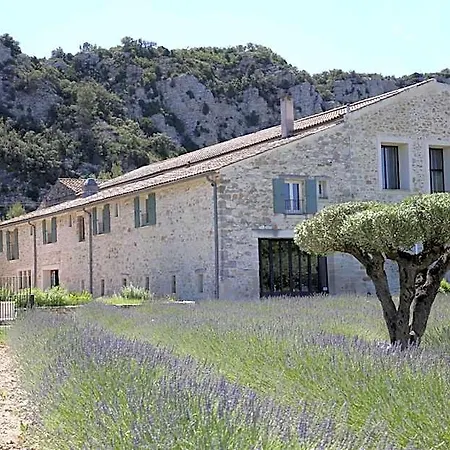 Maison Chenet - Les Entre Vigne Et Garrigue - Teritoria Bed & Breakfast Pujaut