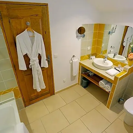 Maison Chenet - Les Entre Vigne Et Garrigue - Teritoria Bed & Breakfast