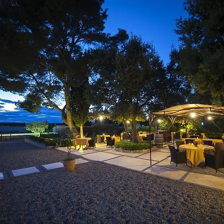 Maison Chenet - Les Entre Vigne Et Garrigue - Teritoria 4* Pujaut