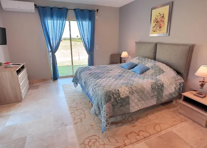 فندق مبيت وإفطار Maison Chenet - Les Entre Vigne Et Garrigue - Teritoria 4*
