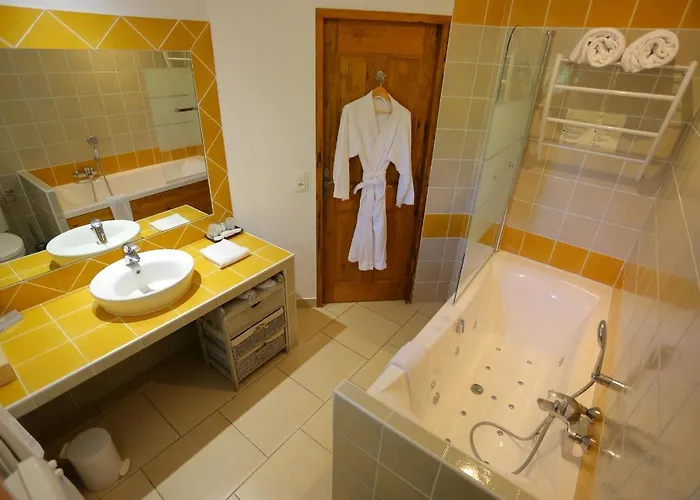 Maison Chenet - Les Entre Vigne Et Garrigue - Teritoria فندق مبيت وإفطار 4*