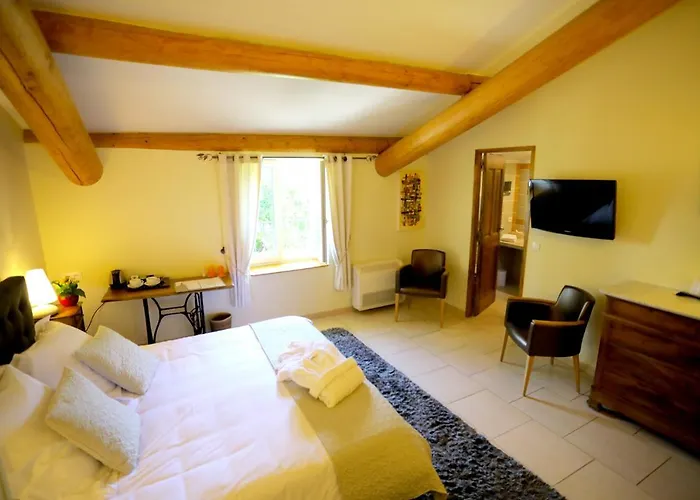 Maison Chenet - Les Entre Vigne Et Garrigue - Teritoria فندق مبيت وإفطار 4*