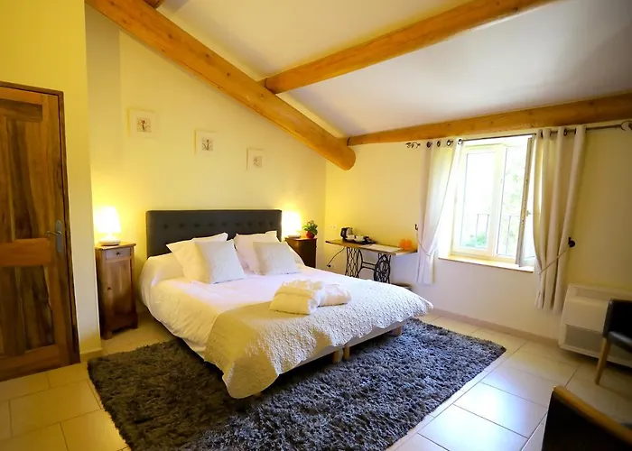 Maison Chenet - Les Entre Vigne Et Garrigue - Teritoria