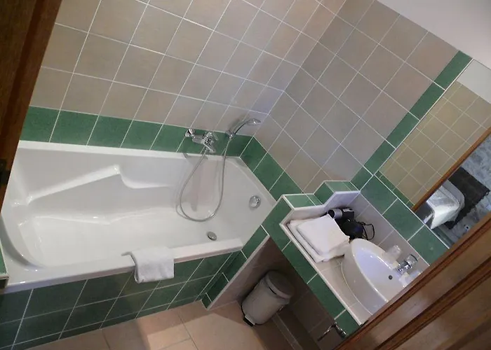 فندق مبيت وإفطار Maison Chenet - Les Entre Vigne Et Garrigue - Teritoria 4*